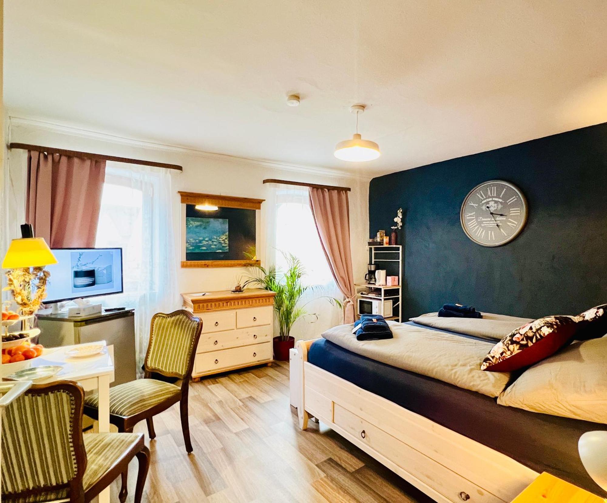 Apartment Amelie - Zimmer Mit Tv, W-Lan, Mikrowelle Und Kuehlschrank, Bad Mit Dusche Malterdingen Eksteriør bilde